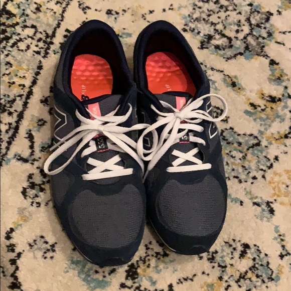 New Balance Shoes - Like new! New Balance Casual Sneakers 👟